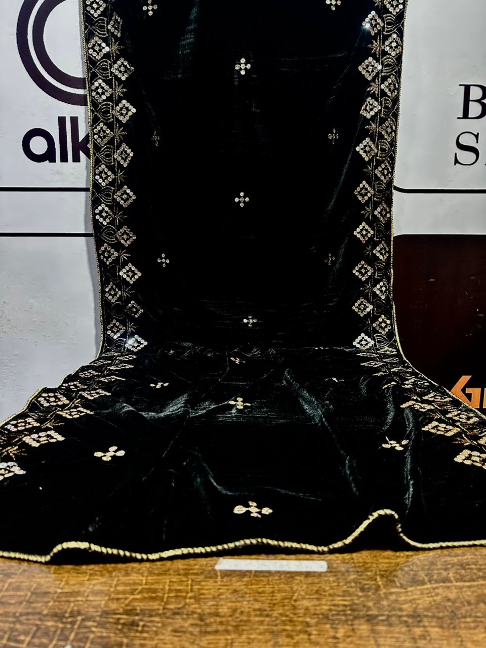 Velvet Shawl  B1